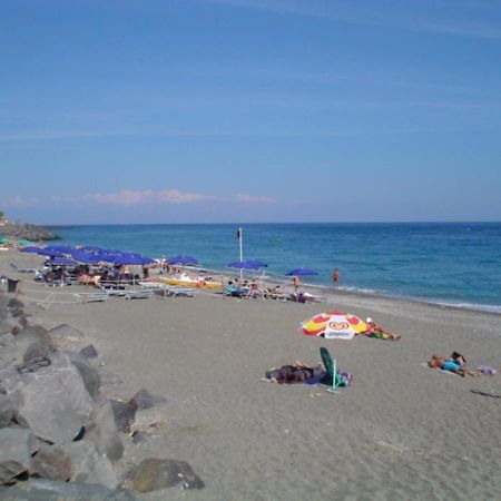House Near The Beach Giardini Naxos Exterior photo